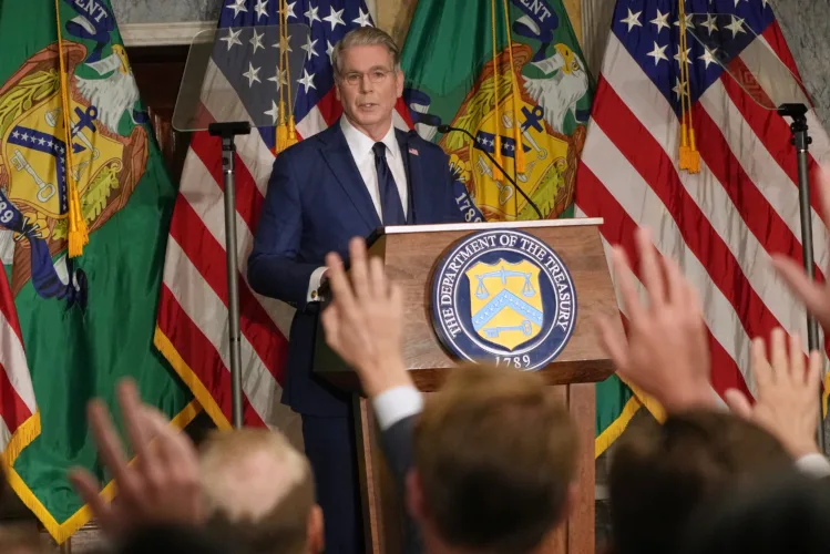 US tries to intensify economic pressure on Iran